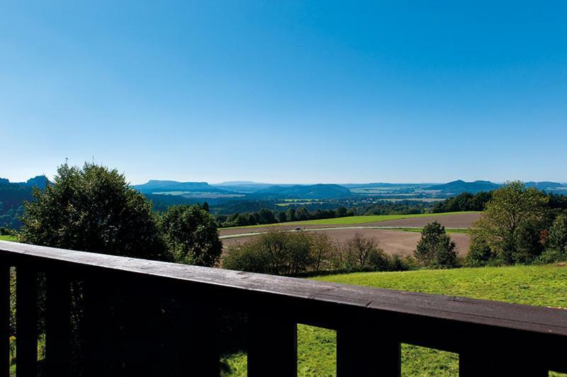 Panorama-Apartments Weinberghaus Mittelndorf Exterior photo